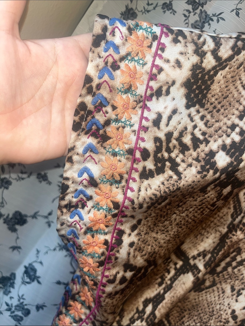 Oddy Snakeskin Print Embroidered Oversized Blouse - Picture 3 of 10
